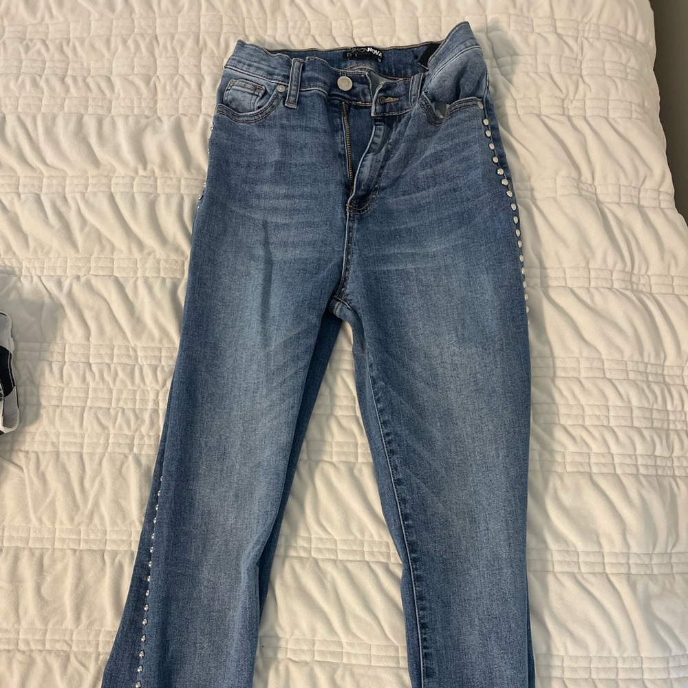FashionNova size 3 bootcut jeans